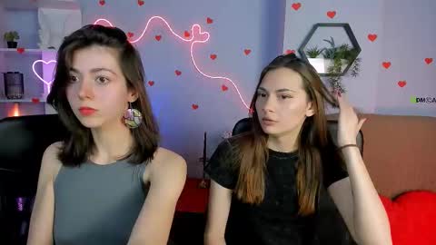 kitniss online show from February 10, 2:09 pm