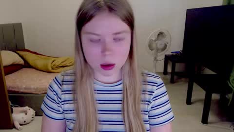 Snapshot of kitten_jenny01 chatting on October 14, 2:08 pm Jennyblonde and Emmabrunette online show from October 14, 2:08 pm