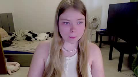 Snapshot of kitten_jenny01 chatting on September 22, 2:15 pm Jennyblonde and Emmabrunette online show from September 22, 2:15 pm