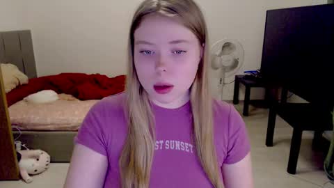 Snapshot of kitten_jenny01 chatting on October 27, 2:45 pm Jennyblonde and Emmabrunette online show from October 27, 2:45 pm