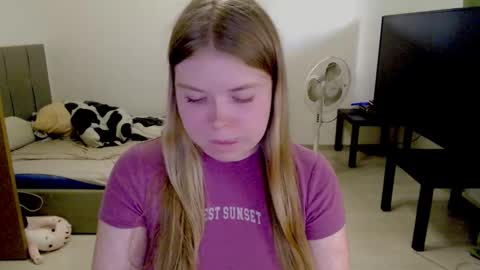 Snapshot of kitten_jenny01 chatting on October 7, 2:43 pm Jennyblonde and Emmabrunette online show from October 7, 2:43 pm
