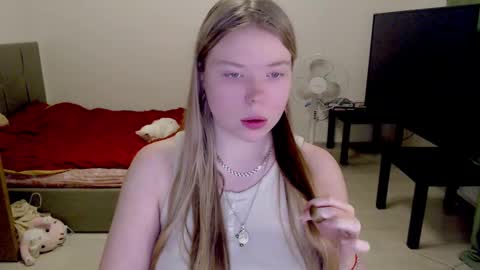 Snapshot of kitten_jenny01 chatting on January 29, 4:41 pm Jennyblonde and Emmabrunette online show from January 29, 4:41 pm