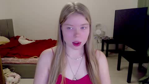 Snapshot of kitten_jenny01 chatting on February 3, 8:35 pm Jennyblonde and Emmabrunette online show from February 3, 8:35 pm