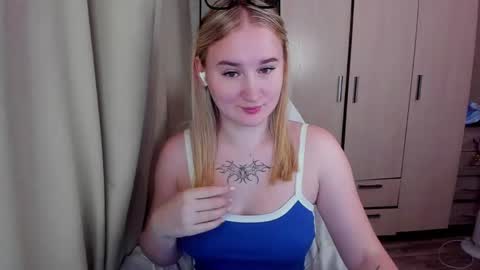 kitten_sun online show from March 21, 1:21 am