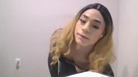 kittencrown online show from April 13, 3:46 pm