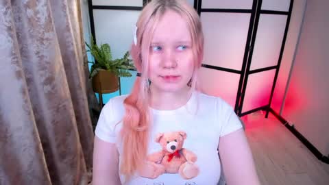 kittenxoann online show from April 18, 7:29 pm