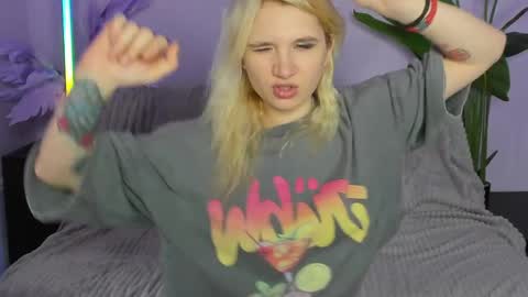 kitty blondy online show from April 8, 4:47 am