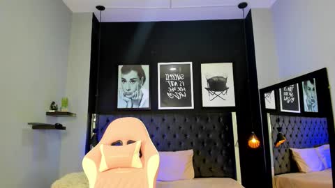 Kitty online show from September 13, 9:50 am