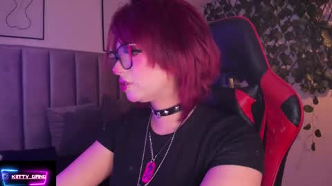 Snapshot of kitty_gang chatting on September 17, 2:31 am Camila online show from September 17, 2:31 am