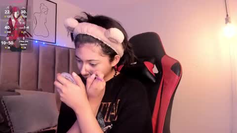 Snapshot of kitty_gang chatting on March 6, 2:41 am Camila online show from March 6, 2:41 am