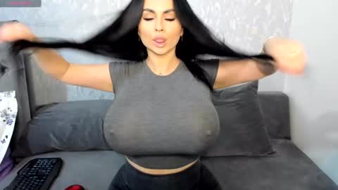 Snapshot of kitty_hotx chatting on January 1, 8:47 pm kitty_hotx online show from January 1, 8:47 pm