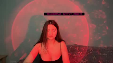 kitty_kristy1 online show from December 2, 11:29 pm