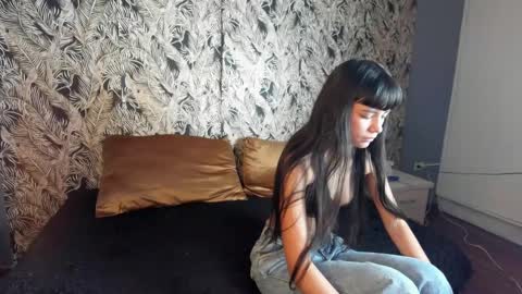 Snapshot of kitty_kryss chatting on February 28, 1:25 pm kitty_kryss online show from February 28, 1:25 pm
