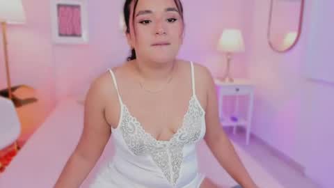 kitty_lulu_ online show from June 10, 4:44 am