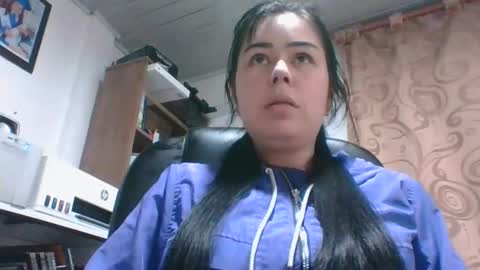 kitty_small69 online show from April 18, 2:14 am