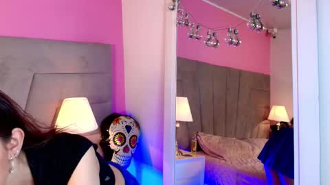 Snapshot of kittybloom_ chatting on October 18, 4:10 pm Kitty online show from October 18, 4:10 pm
