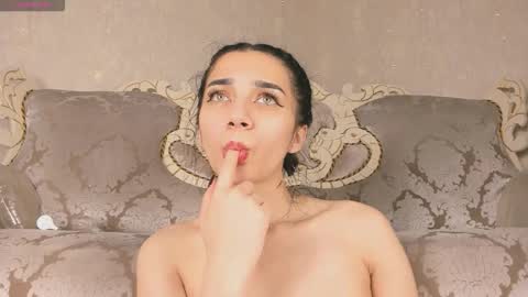 Mia online show from December 16, 11:54 pm