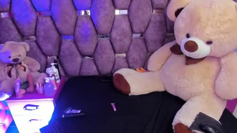 kittylovely  online show from February 15, 4:47 am