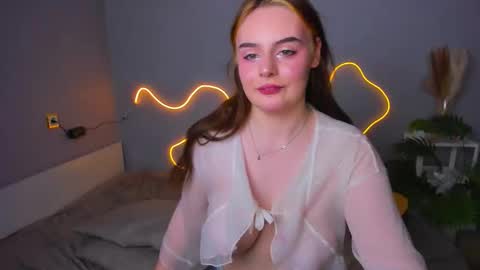 Snapshot of kittyy_rinna chatting on October 7, 1:43 am Rina online show from October 7, 1:43 am