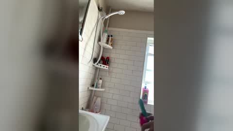 kkrazyy online show from April 11, 6:55 pm