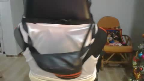 klauss 123 online show from December 12, 5:31 am