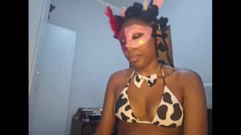 Snapshot of kristallvfs chatting on February 23, 3:39 am kristallvfs online show from February 23, 3:39 am