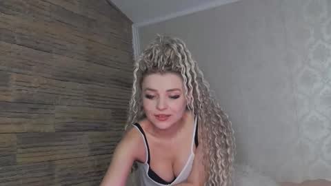 kristineadora online show from January 6, 3:10 am