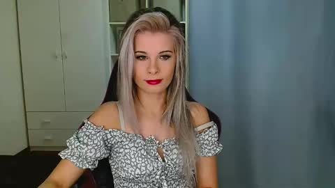 KristineAmore online show from January 19, 7:15 am