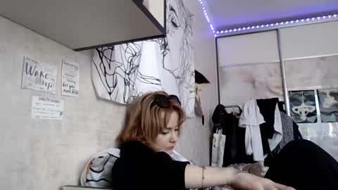 Kelly online show from May 25, 3:11 pm