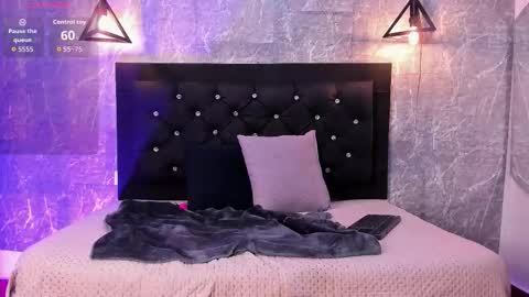 Snapshot of krystal_taylor23 chatting on October 5, 12:21 pm Kystal Taylor online show from October 5, 12:21 pm