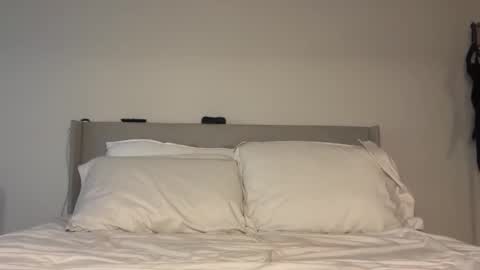 kyliebelle online show from April 14, 11:49 pm