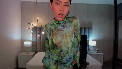 KymRoses online show from October 21, 7:51 pm