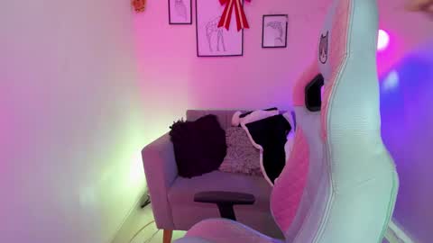 Snapshot of kyomi_chang chatting on December 19, 12:56 pm Kyomi online show from December 19, 12:56 pm