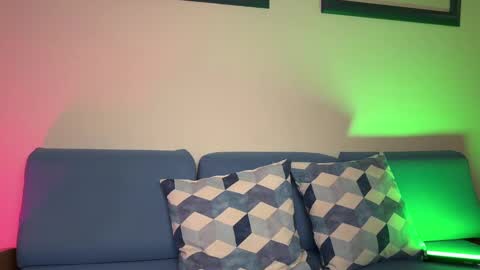 Snapshot of l_0l chatting on January 31, 12:28 am Julie online show from January 31, 12:28 am