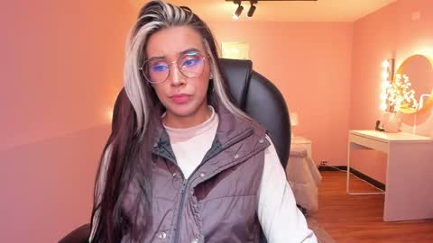 T A T I A N A online show from May 17, 11:53 am
