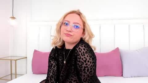 Lana Fox online show from April 24, 5:05 pm