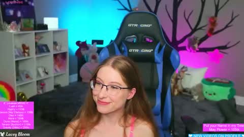 Lacey Bloom online show from May 8, 1:53 am