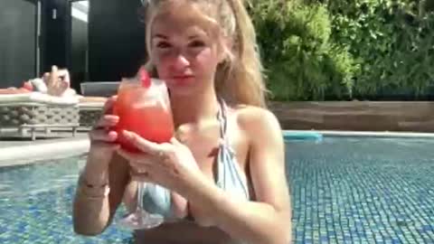 Lacey Thomas online show from November 4, 4:34 pm