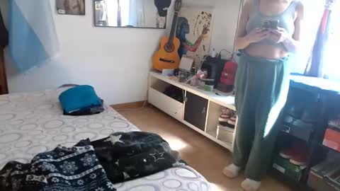 lachicadeldiablo online show from April 3, 11:52 am