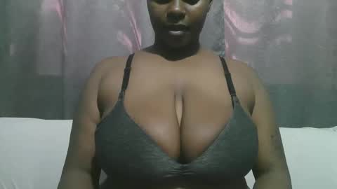 Snapshot of lady_dearra chatting on October 7, 11:14 am lady_dearra online show from October 7, 11:14 am
