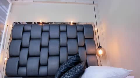 LADY  online show from October 17, 2:37 am