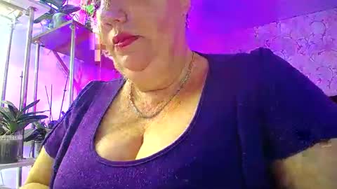 Snapshot of lady_gloria chatting on October 24, 1:07 pm Lady Gloria online show from October 24, 1:07 pm
