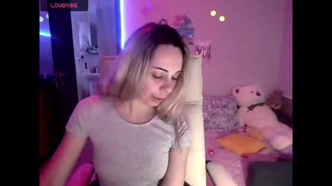 lady_smile69 online show from February 10, 8:12 pm