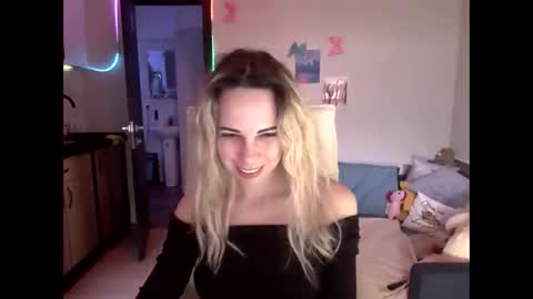 lady_smile69 online show from November 9, 10:11 am