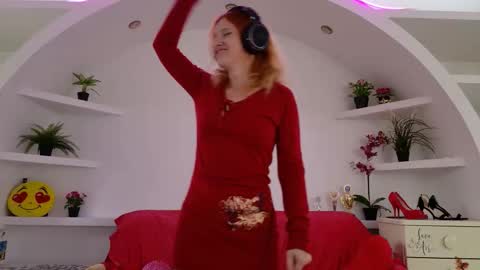 Sima Ladybigsmile online show from September 19, 6:23 am