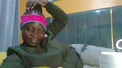 lindah32 online show from July 18, 12:14 am