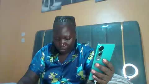 lindah32 online show from April 2, 12:41 am