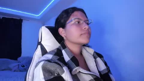 Snapshot of ladybrown_16 chatting on January 26, 12:26 am Lady online show from January 26, 12:26 am