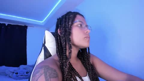 Snapshot of ladybrown_16 chatting on February 10, 4:52 am Lady online show from February 10, 4:52 am