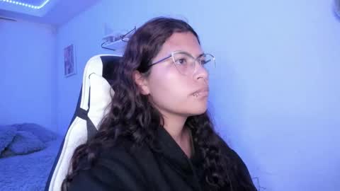 Snapshot of ladybrown_16 chatting on September 18, 2:32 am Lady online show from September 18, 2:32 am